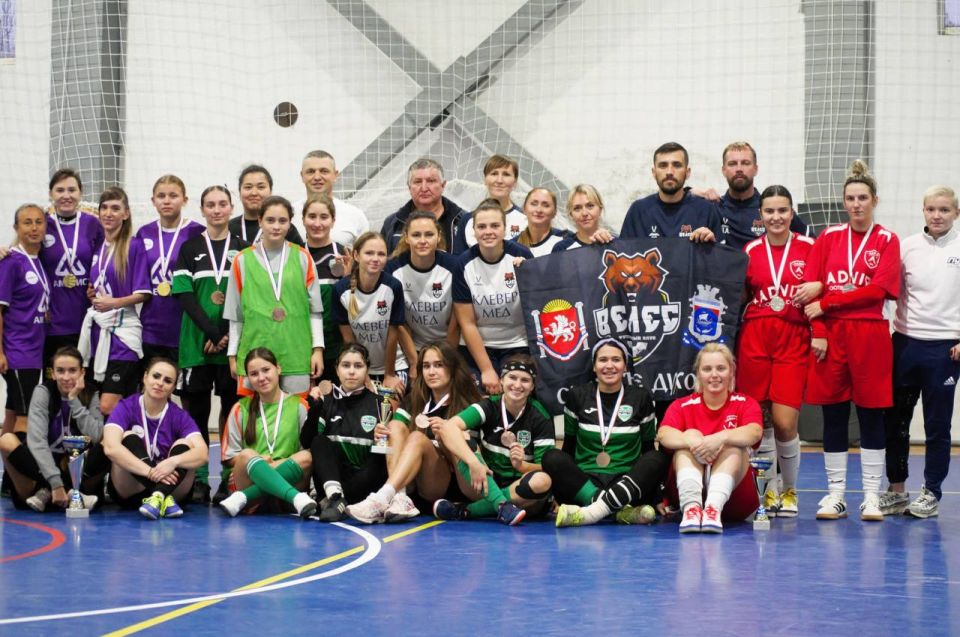 ����� ����������: 2 ������ ������� � ������� ����� ���������� ������ ����� �� ������������ 3�3 ����� ������� ������