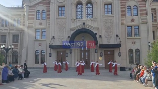 В канун Дня народного единства воспитанники детской школы искусств подготовили флешмоб хороводов