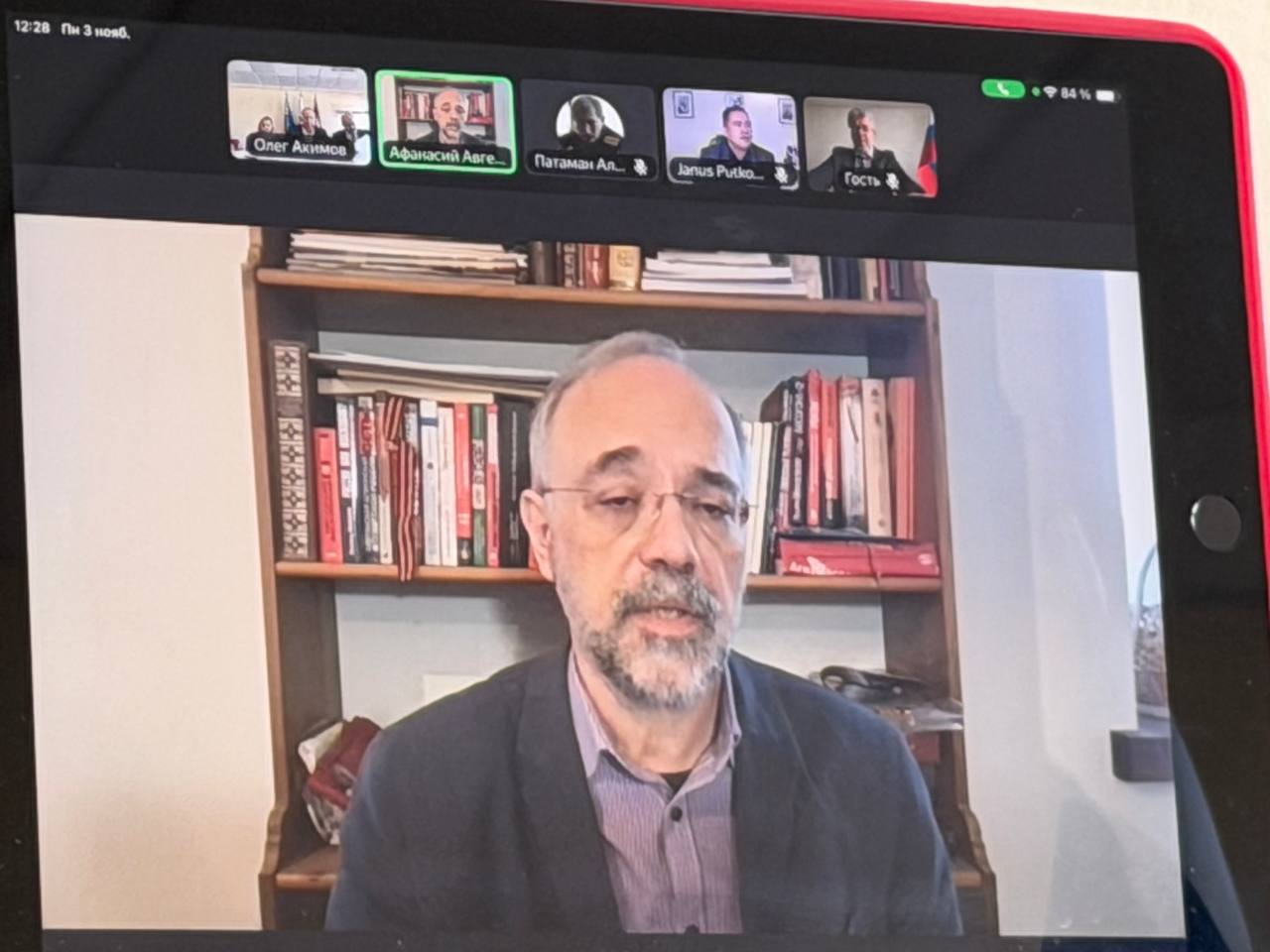 Анастасия Гридчина: Сегодня по приглашению председателя правления МОО «Луганское землячество» Олега Акимова, вместе с первым секретарем Представительства МИД РФ в Крыму и г. Севастополь Олегом Родивиловым и руководителем... Анастасия Гридчина: Сегодня по приглашению председателя правления МОО «Луганское землячество» Олега Акимова, вместе с первым секретарем Представительства МИД РФ в Крыму и г. Севастополь Олегом Родивиловым и руководителем...