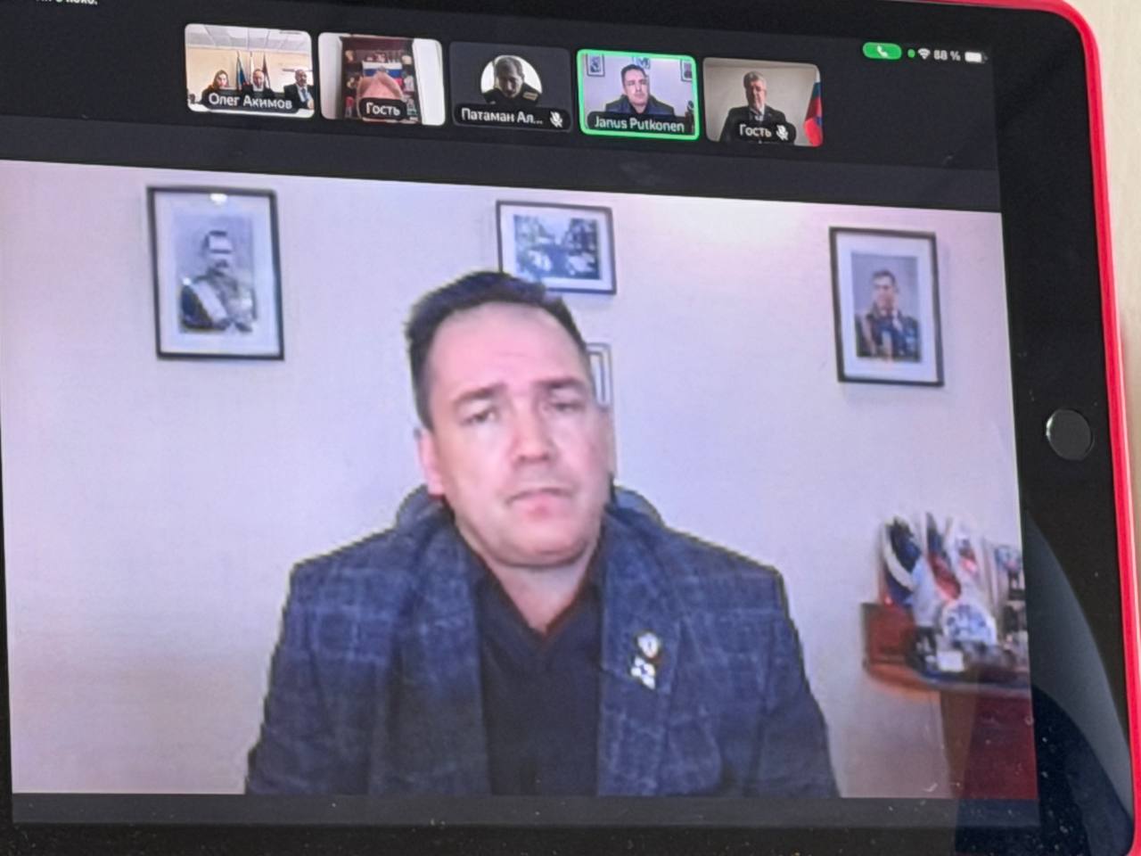 Анастасия Гридчина: Сегодня по приглашению председателя правления МОО «Луганское землячество» Олега Акимова, вместе с первым секретарем Представительства МИД РФ в Крыму и г. Севастополь Олегом Родивиловым и руководителем... Анастасия Гридчина: Сегодня по приглашению председателя правления МОО «Луганское землячество» Олега Акимова, вместе с первым секретарем Представительства МИД РФ в Крыму и г. Севастополь Олегом Родивиловым и руководителем...