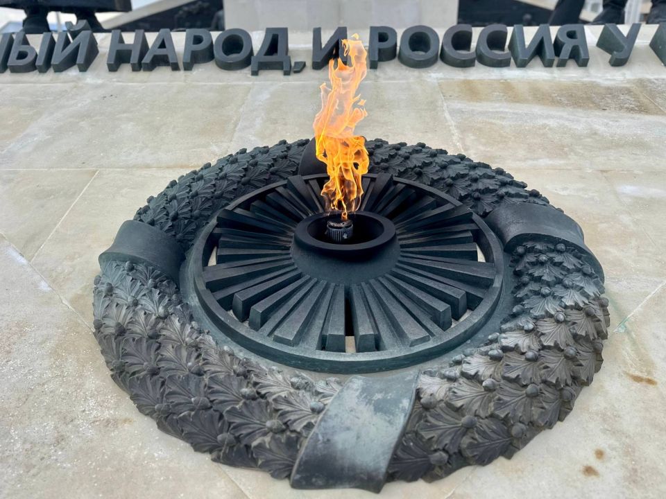 Владимир Немцев: В День народного единства возложили цветы и венок к памятнику «100-летия окончания Гражданской войны на Юге России» вместе с Губернатором Севастополя Михаилом Развожаевым, командующим Черноморским флотом... Владимир Немцев: В День народного единства возложили цветы и венок к памятнику «100-летия окончания Гражданской войны на Юге России» вместе с Губернатором Севастополя Михаилом Развожаевым, командующим Черноморским флотом...