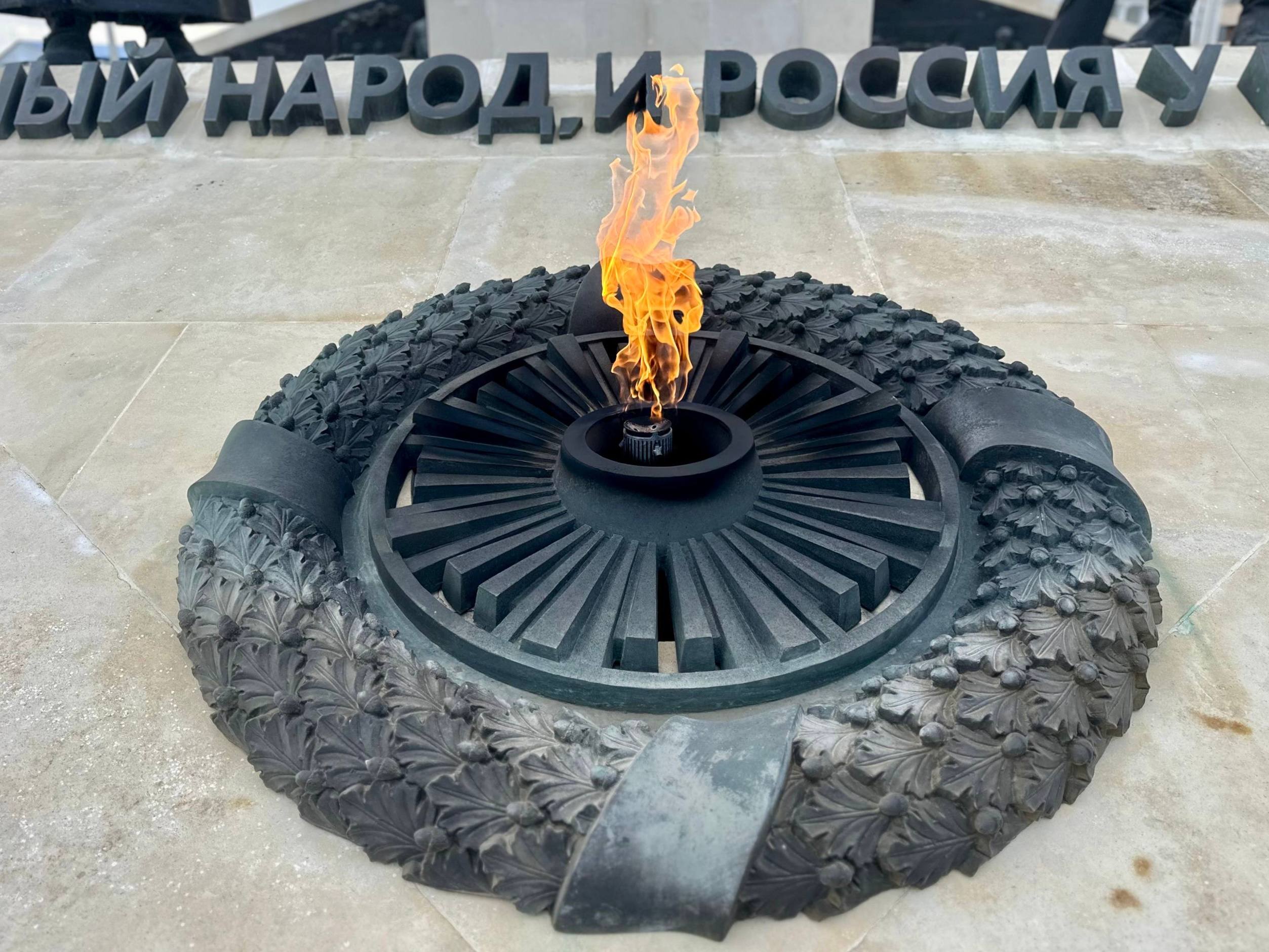 Владимир Немцев: В День народного единства возложили цветы и венок к памятнику «100-летия окончания Гражданской войны на Юге России» вместе с Губернатором Севастополя Михаилом Развожаевым, командующим Черноморским флотом... Владимир Немцев: В День народного единства возложили цветы и венок к памятнику «100-летия окончания Гражданской войны на Юге России» вместе с Губернатором Севастополя Михаилом Развожаевым, командующим Черноморским флотом...