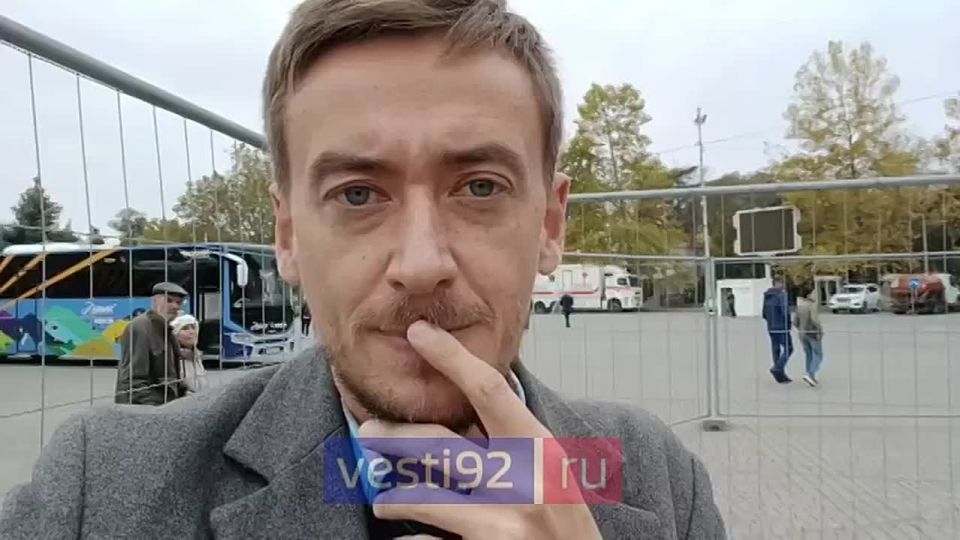 В Севастополе на площади Нахимова начала работу мультимедиа-выставка «Россия – моя история»