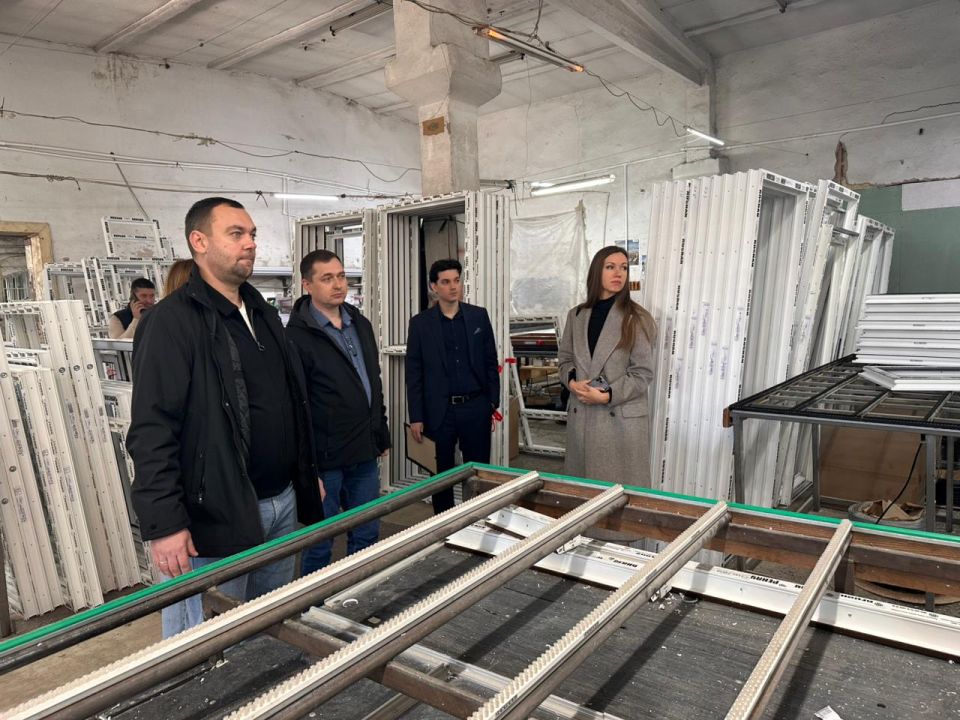 На базе предприятия, специализирующегося на производстве светопрозрачных конструкций, стартовал проект по повышению производительности труда На базе предприятия, специализирующегося на производстве светопрозрачных конструкций, стартовал проект по повышению производительности труда