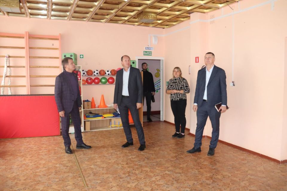 Владислав Хаджиев: Депутат Госдумы РФ VIII созыва Леонид Бабашов посетил с рабочим визитом Сакский район Владислав Хаджиев: Депутат Госдумы РФ VIII созыва Леонид Бабашов посетил с рабочим визитом Сакский район