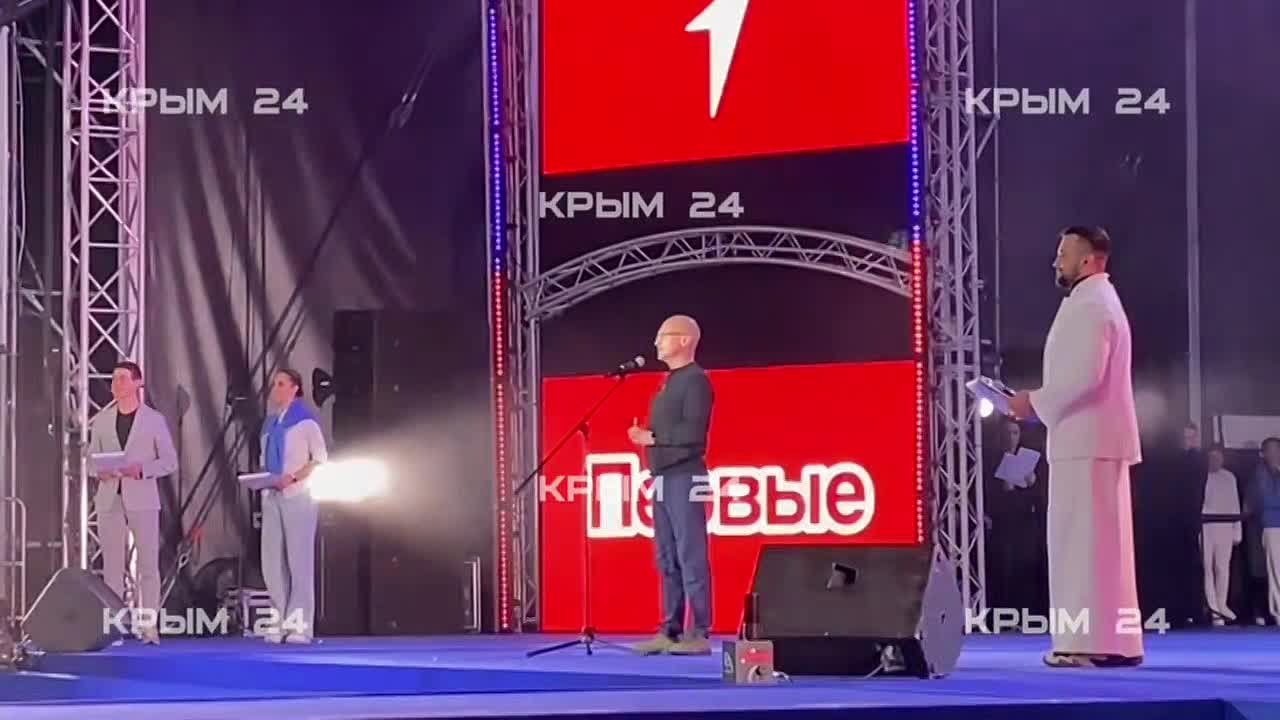 Кириенко поздравил победителей конкурса «Большая перемена» в «Артеке»