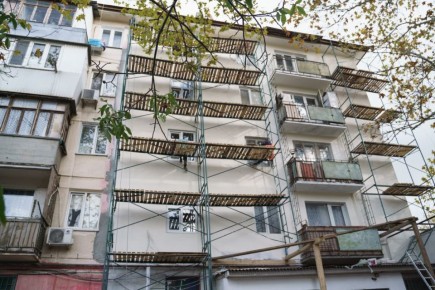 Михаил Развожаев: Продолжаем приводить в порядок многоквартирные дома в Севастополе