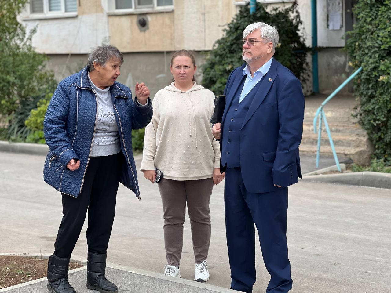 «Благоустроенные дворы и общественные территории – это не только красиво, но, в первую очередь, комфортно для жителей. Внимательно осмотрели все территории и определили перечень вопросов, которые необходимо доработать», –... «Благоустроенные дворы и общественные территории – это не только красиво, но, в первую очередь, комфортно для жителей. Внимательно осмотрели все территории и определили перечень вопросов, которые необходимо доработать», –...