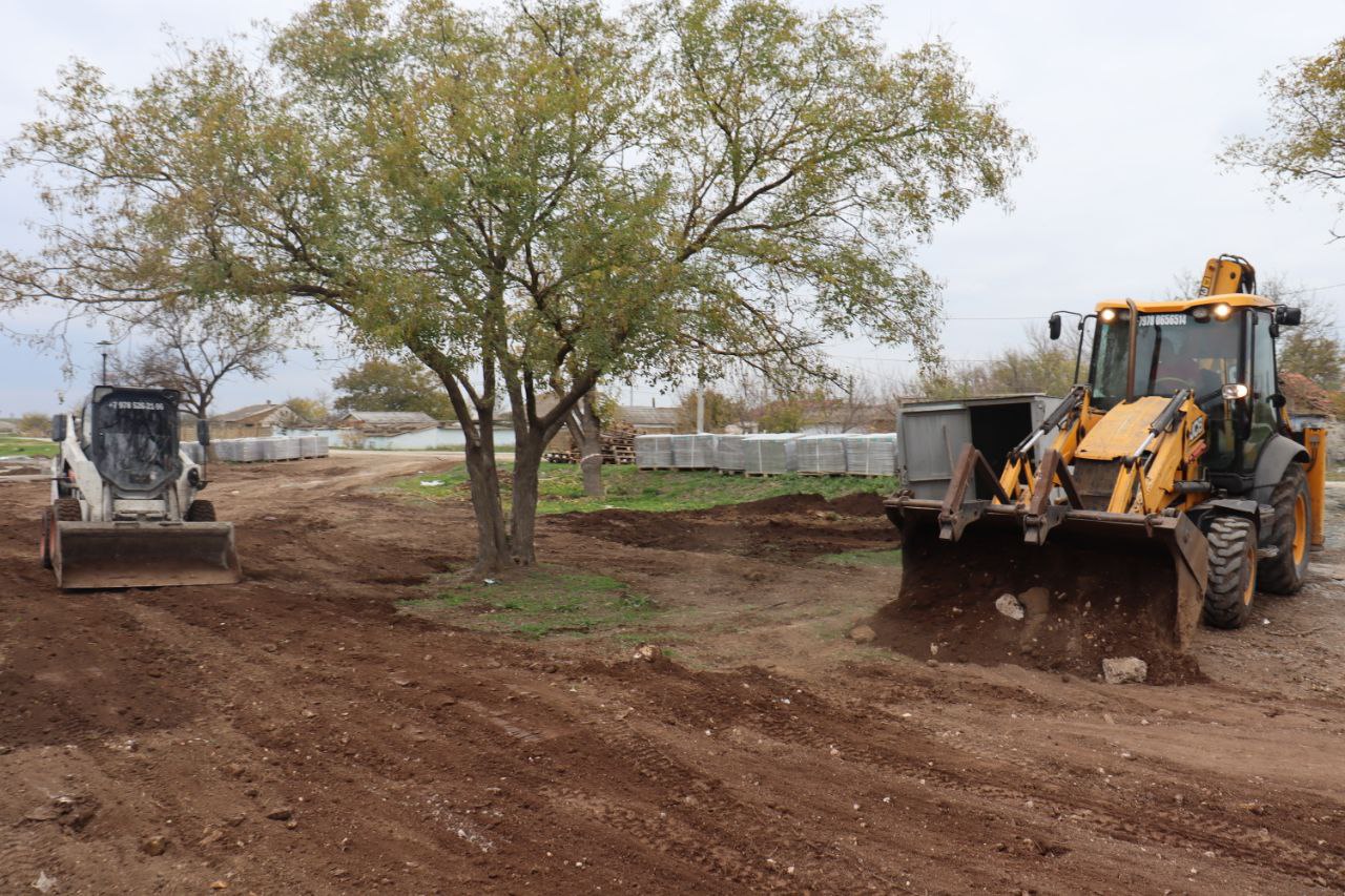 Владислав Хаджиев: Депутат Госдумы РФ VIII созыва Леонид Бабашов посетил с рабочим визитом Сакский район Владислав Хаджиев: Депутат Госдумы РФ VIII созыва Леонид Бабашов посетил с рабочим визитом Сакский район