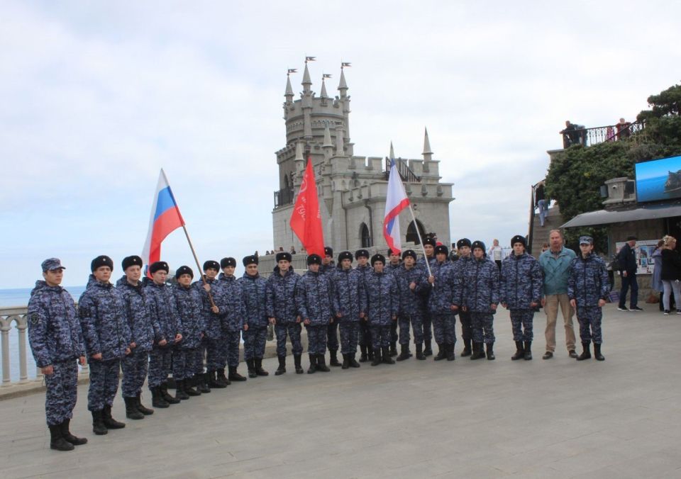 В Ялте росгвардейцы приняли участие в мероприятиях, приуроченных ко Дню народного единства