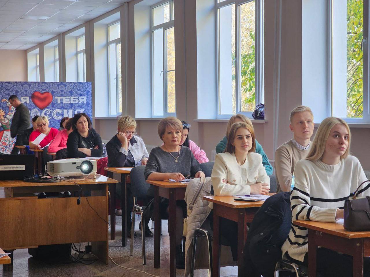 Антон Кравец: Заместитель председателя районного совета Ирина Швайко и сотрудники администрации приняли участие в десятой юбилейной всероссийской просветительской акции «Большой этнографический диктант» Антон Кравец: Заместитель председателя районного совета Ирина Швайко и сотрудники администрации приняли участие в десятой юбилейной всероссийской просветительской акции «Большой этнографический диктант»