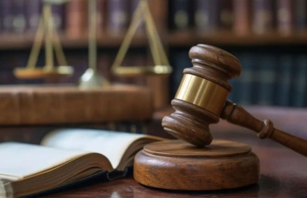 Игорь Ивин: Уважаемые судьи, сотрудники аппаратов судов и ветераны судебной службы! Поздравляю вас с профессиональным праздником – Днём работника суда!