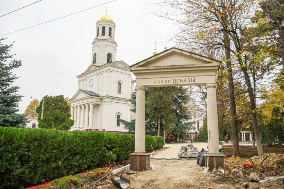 Благоустройство двух скверов в Симферополе завершат к маю 2026 года Благоустройство двух скверов в Симферополе завершат к маю 2026 года