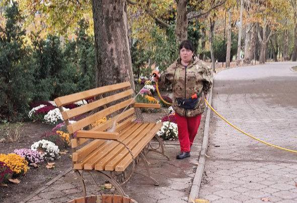 Зелёные уголки Симферополя: ежедневный уход и забота Зелёные уголки Симферополя: ежедневный уход и забота