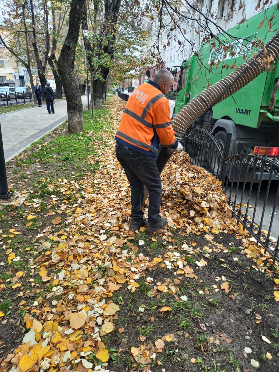 Сотрудники МБУ «Город» неустанно трудятся, чтобы наш Симферополь оставался чистым и уютным! Сотрудники МБУ «Город» неустанно трудятся, чтобы наш Симферополь оставался чистым и уютным!