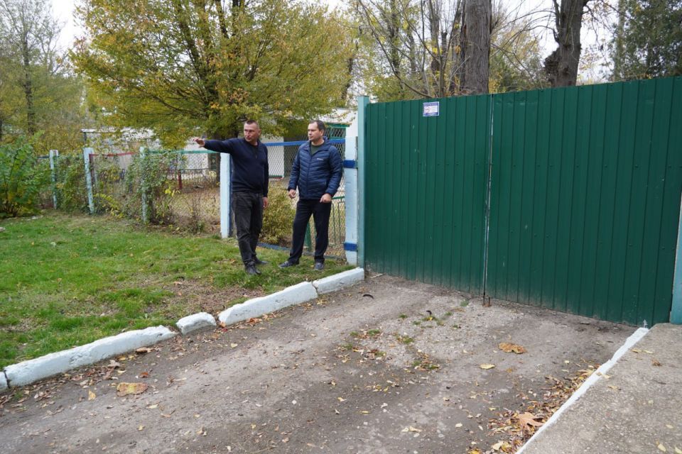 Компания «СТГ-Юг» приступила к ремонту ул. Энгельса. Многие годы керчане поднимали вопрос обустройства дороги, проходящей вдоль жилых домов и детского сада №52 «Жемчужинка» Компания «СТГ-Юг» приступила к ремонту ул. Энгельса. Многие годы керчане поднимали вопрос обустройства дороги, проходящей вдоль жилых домов и детского сада №52 «Жемчужинка»