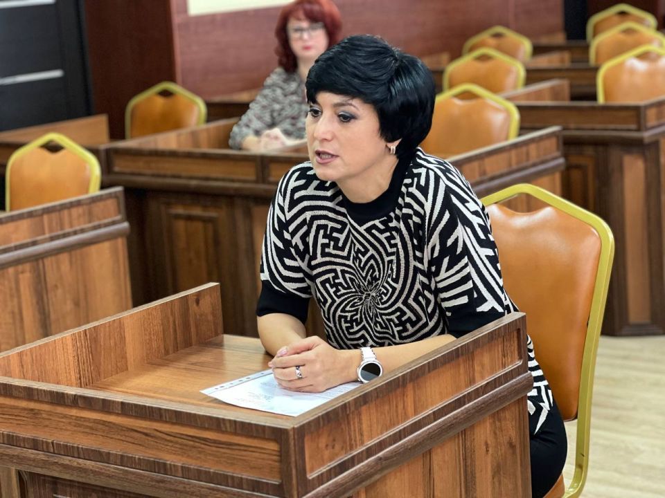 «Обратная связь с жителями – это основа нашей работы. Только в живом общении можно понять, какие проблемы действительно волнуют джанкойцев и как эффективно их решать» «Обратная связь с жителями – это основа нашей работы. Только в живом общении можно понять, какие проблемы действительно волнуют джанкойцев и как эффективно их решать»