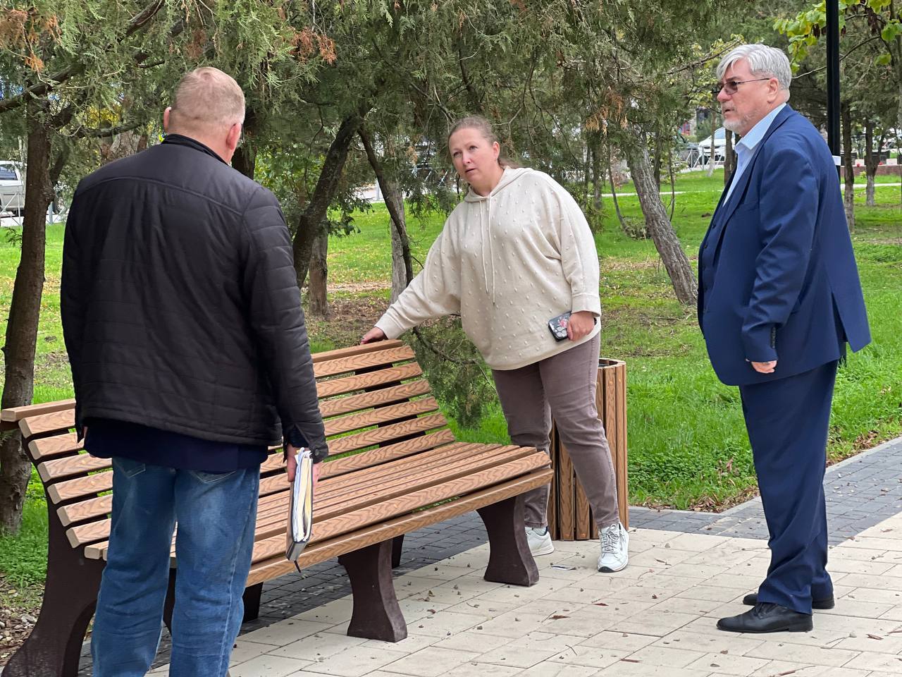 «Благоустроенные дворы и общественные территории – это не только красиво, но, в первую очередь, комфортно для жителей. Внимательно осмотрели все территории и определили перечень вопросов, которые необходимо доработать», –... «Благоустроенные дворы и общественные территории – это не только красиво, но, в первую очередь, комфортно для жителей. Внимательно осмотрели все территории и определили перечень вопросов, которые необходимо доработать», –...