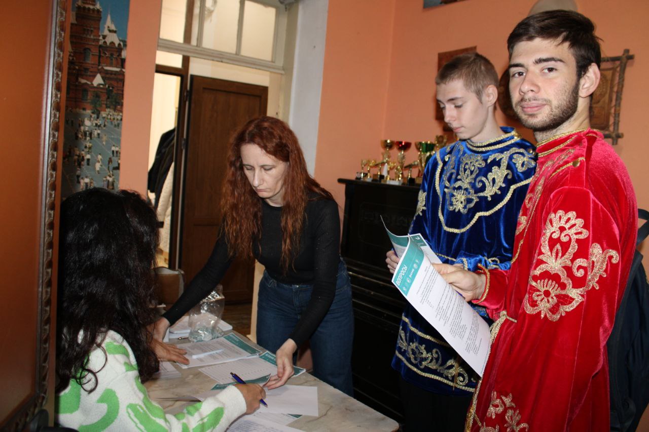 В Доме дружбы народов очно прошла международная просветительская акция «Большой этнографический диктант» В Доме дружбы народов очно прошла международная просветительская акция «Большой этнографический диктант»