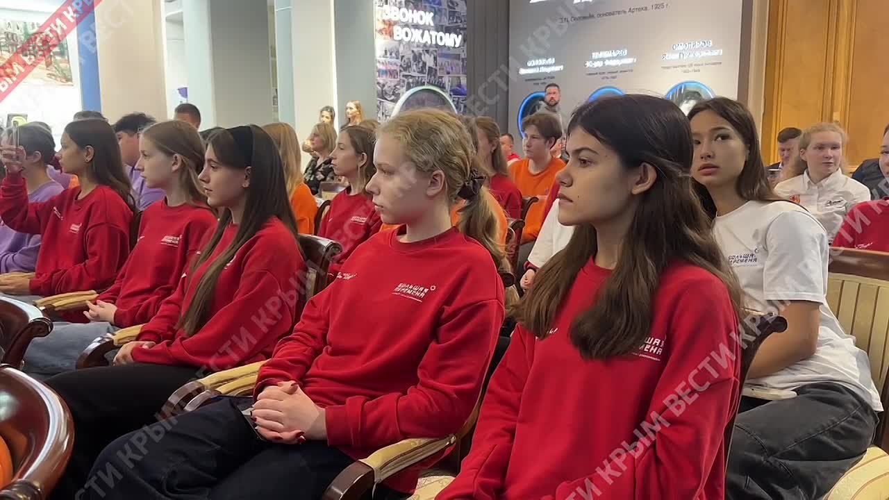 Для финалистов Всероссийского конкурса «Большая перемена» проходит концерт «На крыльях театра»