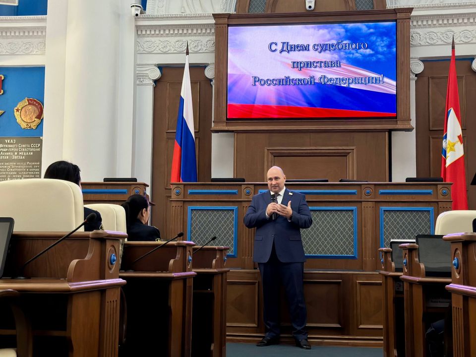 Владимир Немцев: Сегодня в Законодательном Собрании поздравил судебных приставов Севастополя со 160-летием основания института судебных приставов России
