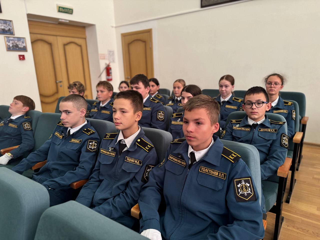 Александр Юрьев: Сегодня в школе №14 города Евпатории, носящей имя Героя Советского Союза Захара Артёмовича Сорокина, состоялась встреча с Героем России Антоном Игоревичем Старостиным Александр Юрьев: Сегодня в школе №14 города Евпатории, носящей имя Героя Советского Союза Захара Артёмовича Сорокина, состоялась встреча с Героем России Антоном Игоревичем Старостиным