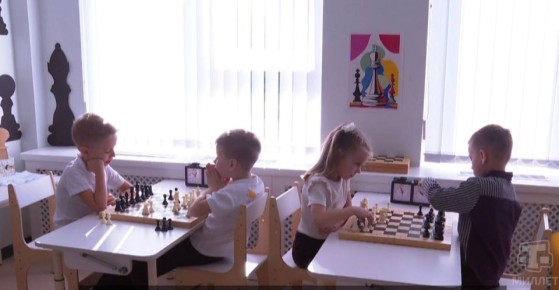 С 2024 года в Крыму реализуется проект «Шахматы в детском саду», пилотными городами стали Симферополь и Ялта — здесь в 79 детсадах открыты специализированные группы
