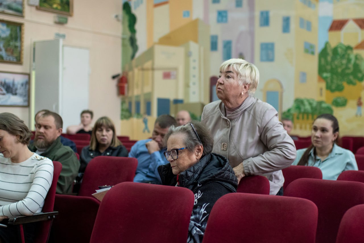 Михаил Афанасьев: Сегодня провели встречу с председателями Советов многоквартирных домов по улицам Бела Куна и Кечкеметской Михаил Афанасьев: Сегодня провели встречу с председателями Советов многоквартирных домов по улицам Бела Куна и Кечкеметской