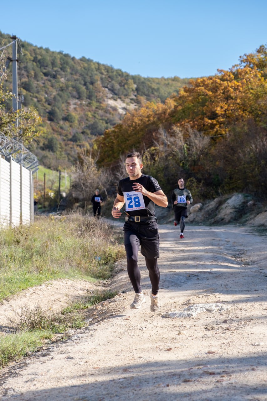 Начальник УМВД России по г.Севастополю генерал-майор полиции Сергей Сигунов вручил спортивные награды победителям соревнований по служебному биатлону Начальник УМВД России по г.Севастополю генерал-майор полиции Сергей Сигунов вручил спортивные награды победителям соревнований по служебному биатлону