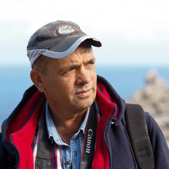 Чтобы не сидели дома: в Крыму фотограф проводит бесплатные экскурсии для ветеранов СВО