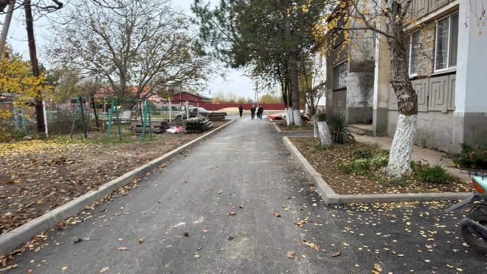 Антон Кравец: Провел мониторинг хода работ на придомовой территории в с.Ивановка по адресам: ул.Ленина 38, ул.Ленина 39 и ул.Ленина 40. Общая сумма мероприятий составляет около 4,6 млн.руб Антон Кравец: Провел мониторинг хода работ на придомовой территории в с.Ивановка по адресам: ул.Ленина 38, ул.Ленина 39 и ул.Ленина 40. Общая сумма мероприятий составляет около 4,6 млн.руб