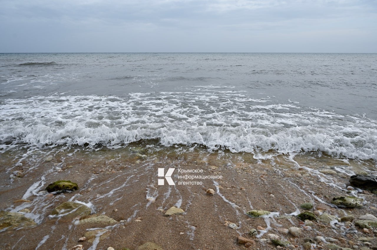 Живописное место между Щелкино и поселком Мысовое в Ленинском районе Крыма рискует получить нехорошую репутацию из-за участившихся здесь смертельных случаев на воде