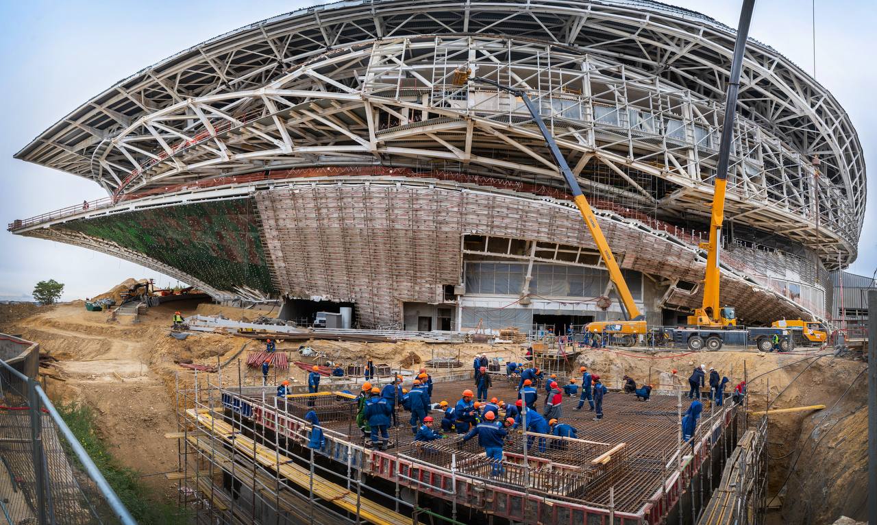 Строительные работы на мысе Хрустальный в Севастополе ведутся в круглосуточном режиме