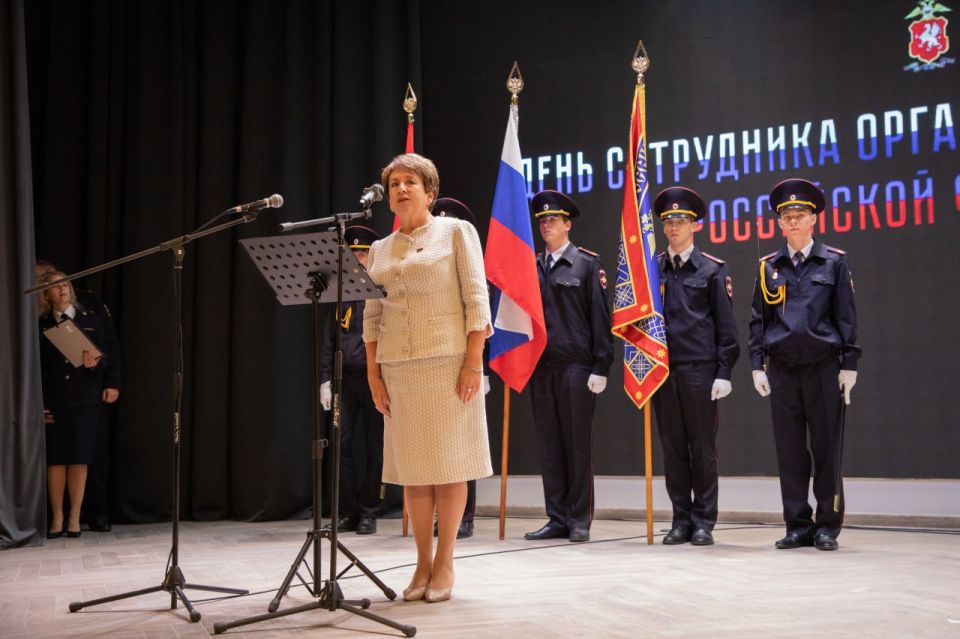 В Управлении МВД России по г. Севастополю состоялось торжественное мероприятие, посвящённое Дню сотрудника органов внутренних дел Российской Федерации В Управлении МВД России по г. Севастополю состоялось торжественное мероприятие, посвящённое Дню сотрудника органов внутренних дел Российской Федерации