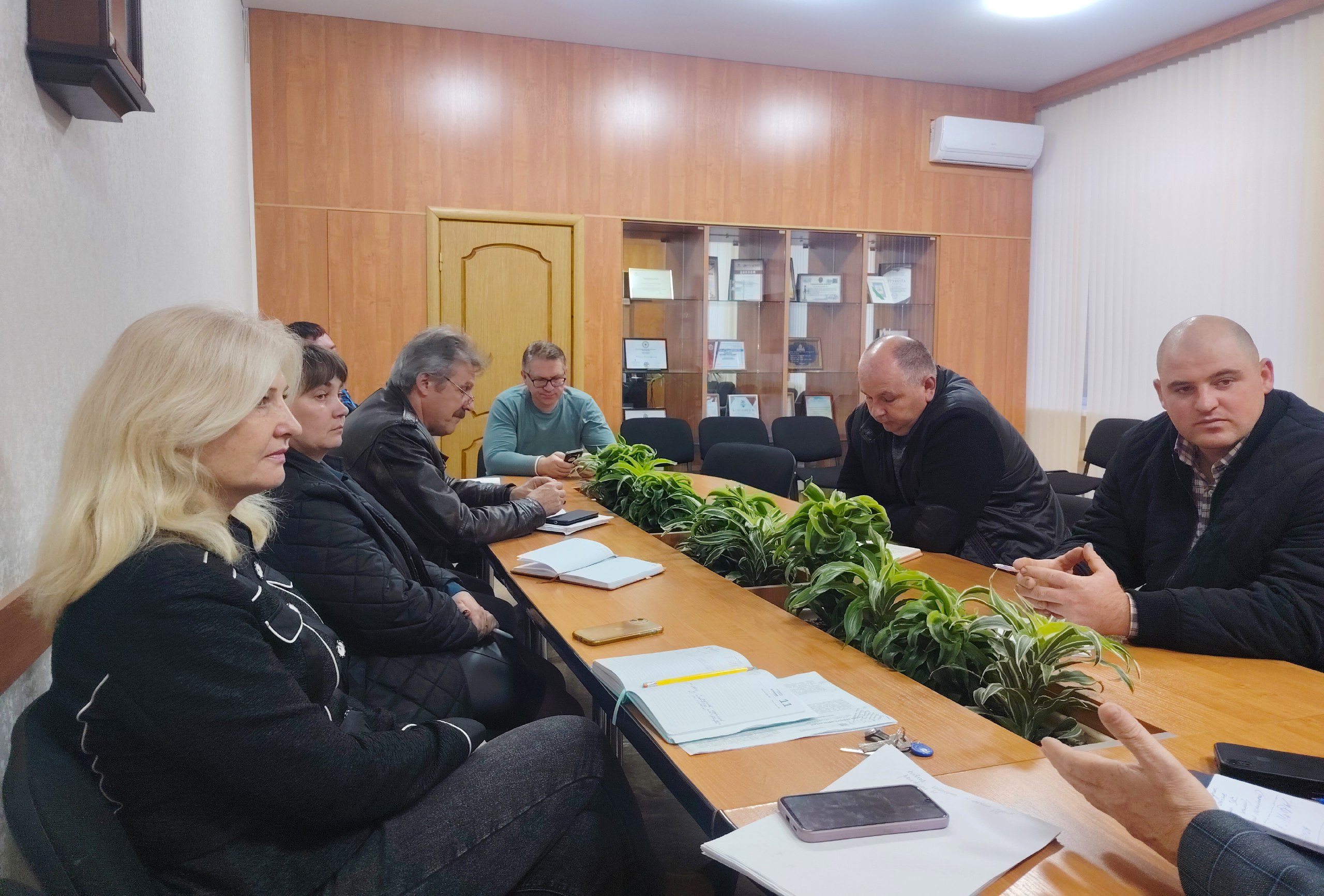 Глава администрации провел рабочее совещание, посвященное важнейшему вопросу – оперативному рассмотрению обращений граждан, поступающих непосредственно на имя главы администрации посредством официальных каналов в социальных... Глава администрации провел рабочее совещание, посвященное важнейшему вопросу – оперативному рассмотрению обращений граждан, поступающих непосредственно на имя главы администрации посредством официальных каналов в социальных...