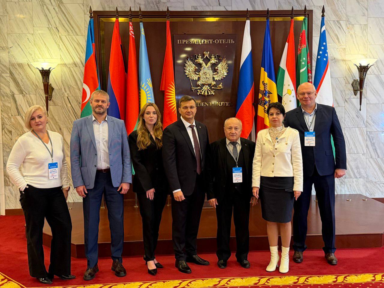 Константин Шимановский: Во второй день Ялтинского международного форума принял участие в X Международной конференции «Крым в современном международном контексте»