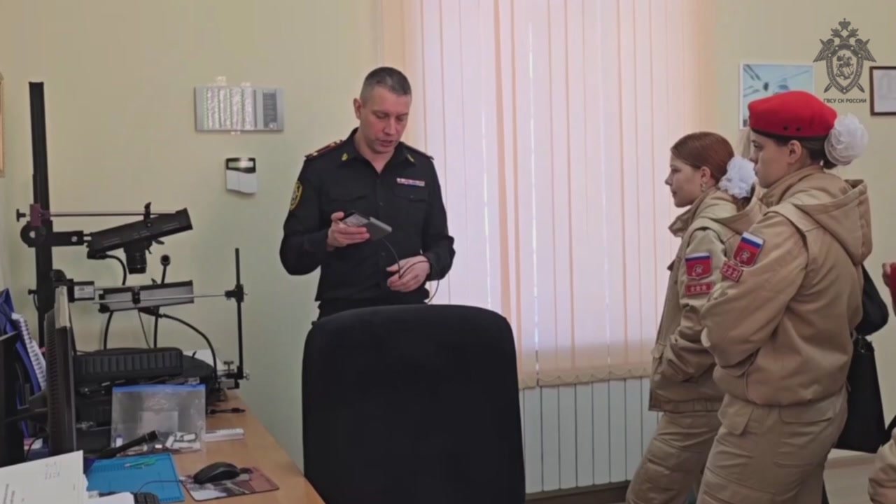 Сотрудники военных следственных органов СК России продолжают знакомить молодое поколение со своей работой