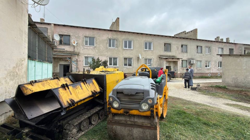 Антон Кравец: Новый этап комфорта: В с. Дрофино ведутся работы по благоустройству дворовой территории многоквартирных домов по адресам: ул. Шоссейная д. 51 и ул. Парковая д. 1А Антон Кравец: Новый этап комфорта: В с. Дрофино ведутся работы по благоустройству дворовой территории многоквартирных домов по адресам: ул. Шоссейная д. 51 и ул. Парковая д. 1А