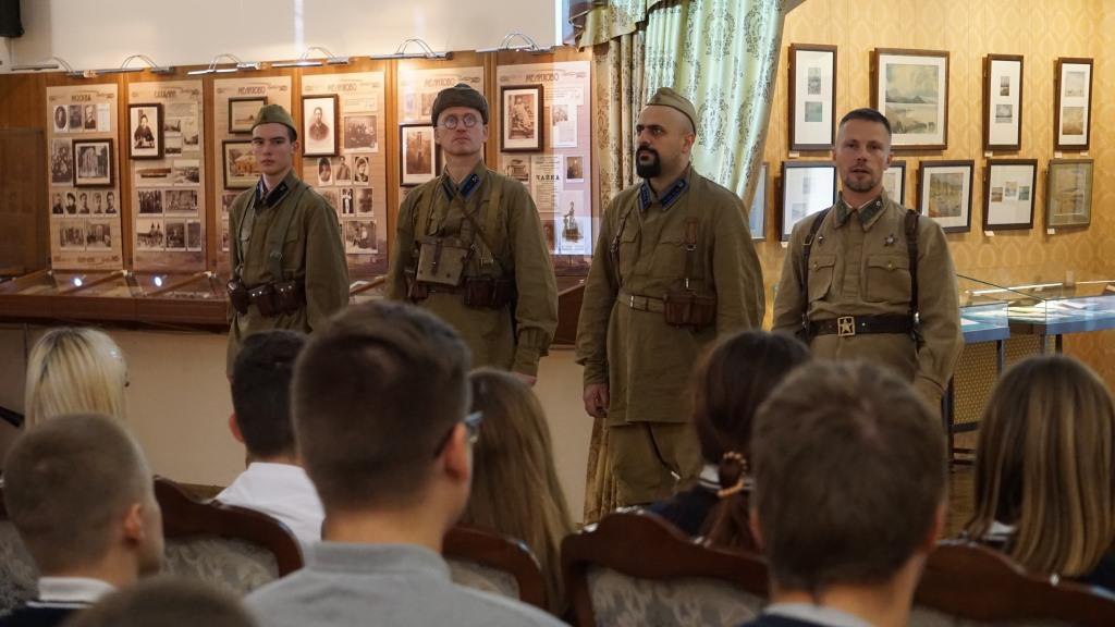 7 ноября в Доме-музее А.П. Чехова состоялась презентация проекта «Дорогами освободителей», который рассказывает об уникальной патриотической акции — пешем походе-реконструкции по местам боев за освобождение Крыма в 1944 году