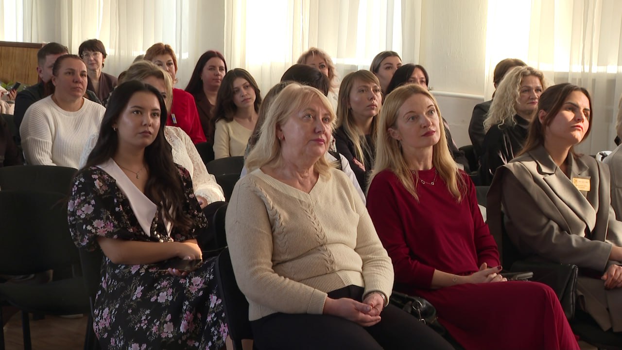 В Симферополе выбрали лучшего классного руководителя В Симферополе выбрали лучшего классного руководителя