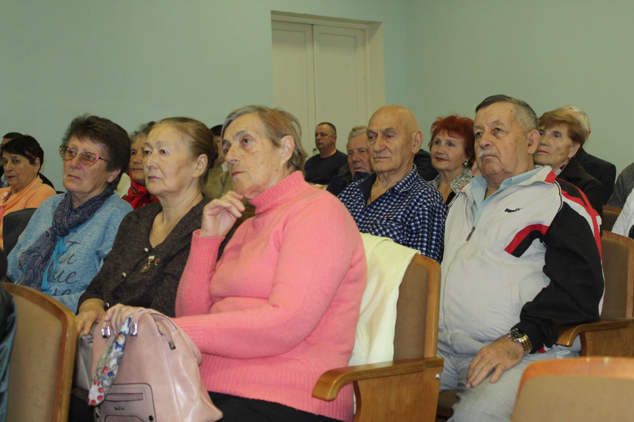 Сегодня в администрации района прошло отчётно-выборное собрание членов Советской районной общественной организации ветеранов и инвалидов войны, труда, военной службы и органов внутренних дел с участием главы администрации... Сегодня в администрации района прошло отчётно-выборное собрание членов Советской районной общественной организации ветеранов и инвалидов войны, труда, военной службы и органов внутренних дел с участием главы администрации...