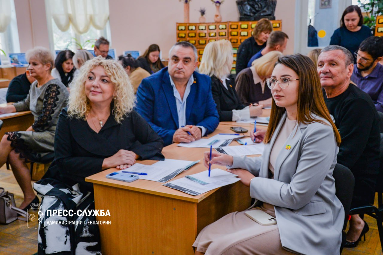 Евпаторийцы написали этнографический диктант Евпаторийцы написали этнографический диктант