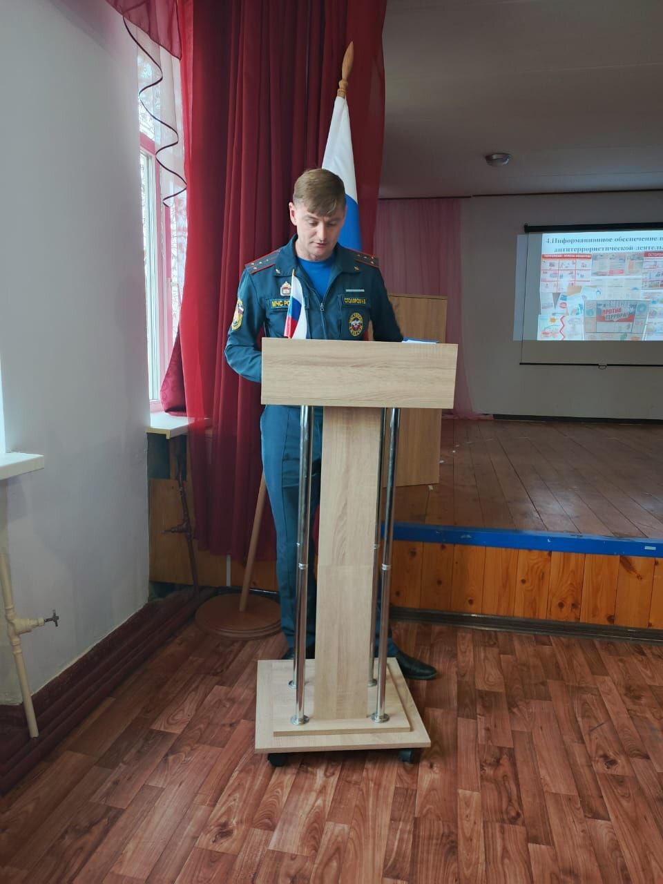 Сегодня отделом образования администрации и МКУ " Центр обеспечения общего и дополнительного образования " проведена показательная тренировка на базе Кольцовской средней школы по действиям сотрудников и обучающихся при... Сегодня отделом образования администрации и МКУ " Центр обеспечения общего и дополнительного образования " проведена показательная тренировка на базе Кольцовской средней школы по действиям сотрудников и обучающихся при...