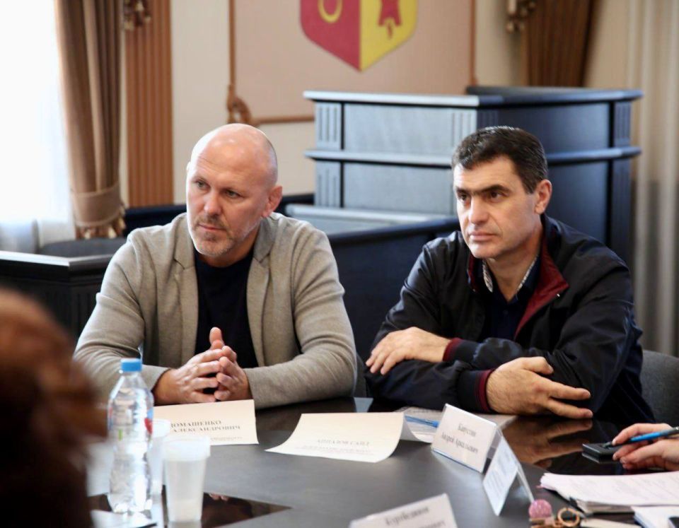 Как член Общественной палаты и куратор принял участие в очередном совместном заседании Общественных советов города Бахчисарая и Бахчисарайского района Как член Общественной палаты и куратор принял участие в очередном совместном заседании Общественных советов города Бахчисарая и Бахчисарайского района