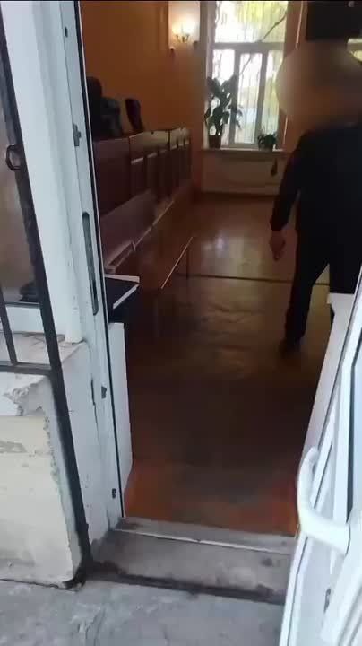 В Евпатории двое местных жителей осуждены за сбыт наркотиков группой лиц