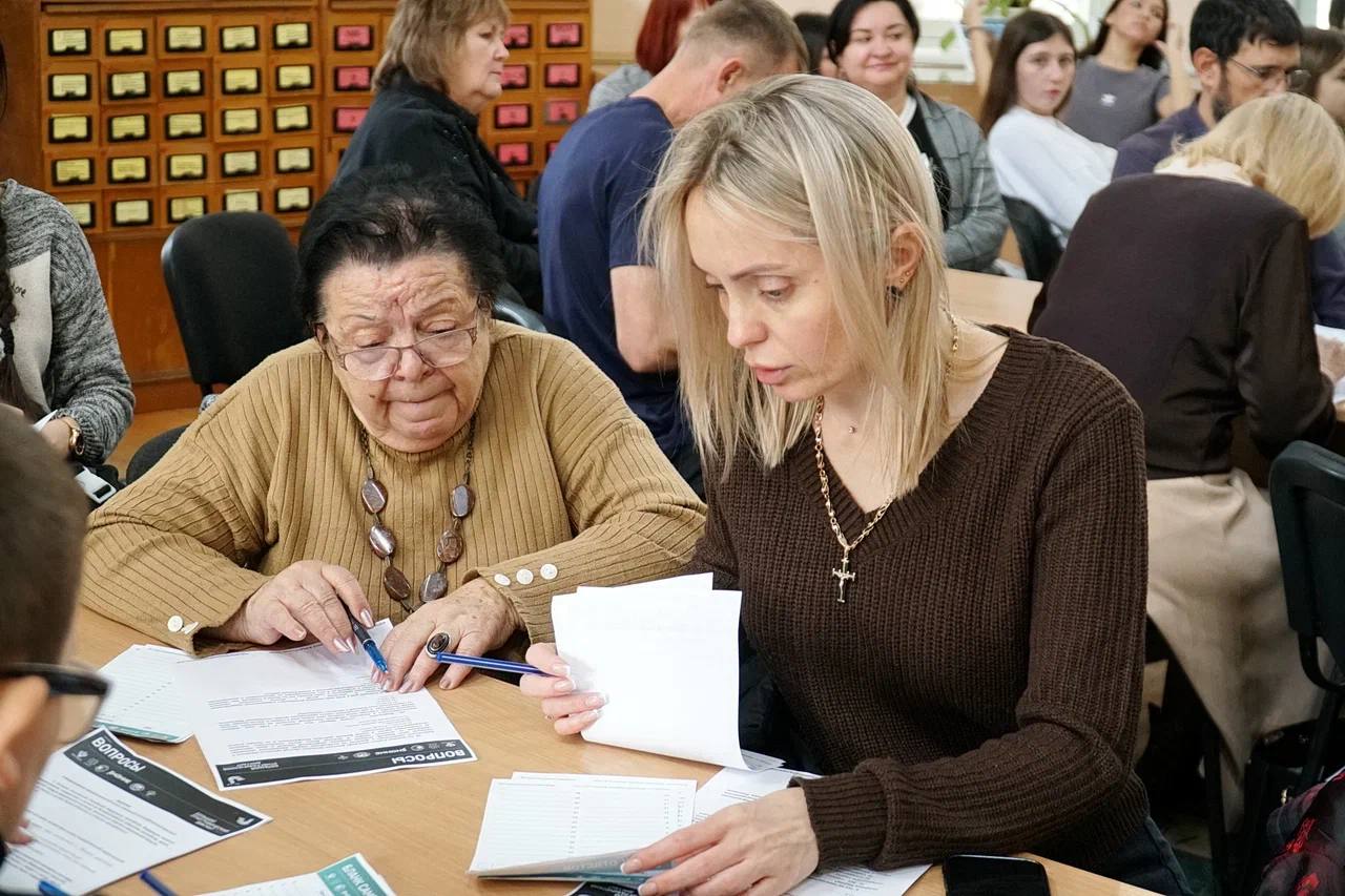 Александр Юрьев: Сегодня Евпатория присоединилась к просветительской акции «Большой этнографический диктант», которая проходит во всех субъектах Российской Федерации и зарубежных странах Александр Юрьев: Сегодня Евпатория присоединилась к просветительской акции «Большой этнографический диктант», которая проходит во всех субъектах Российской Федерации и зарубежных странах