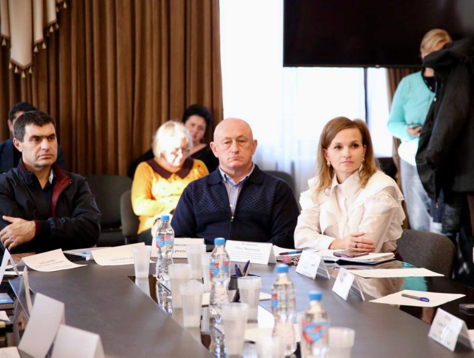 Как член Общественной палаты и куратор принял участие в очередном совместном заседании Общественных советов города Бахчисарая и Бахчисарайского района Как член Общественной палаты и куратор принял участие в очередном совместном заседании Общественных советов города Бахчисарая и Бахчисарайского района