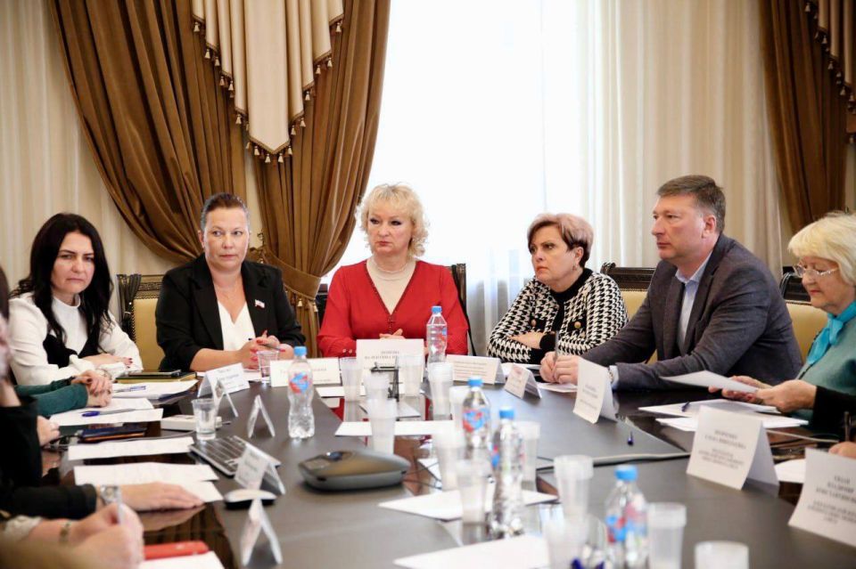 Как член Общественной палаты и куратор принял участие в очередном совместном заседании Общественных советов города Бахчисарая и Бахчисарайского района Как член Общественной палаты и куратор принял участие в очередном совместном заседании Общественных советов города Бахчисарая и Бахчисарайского района