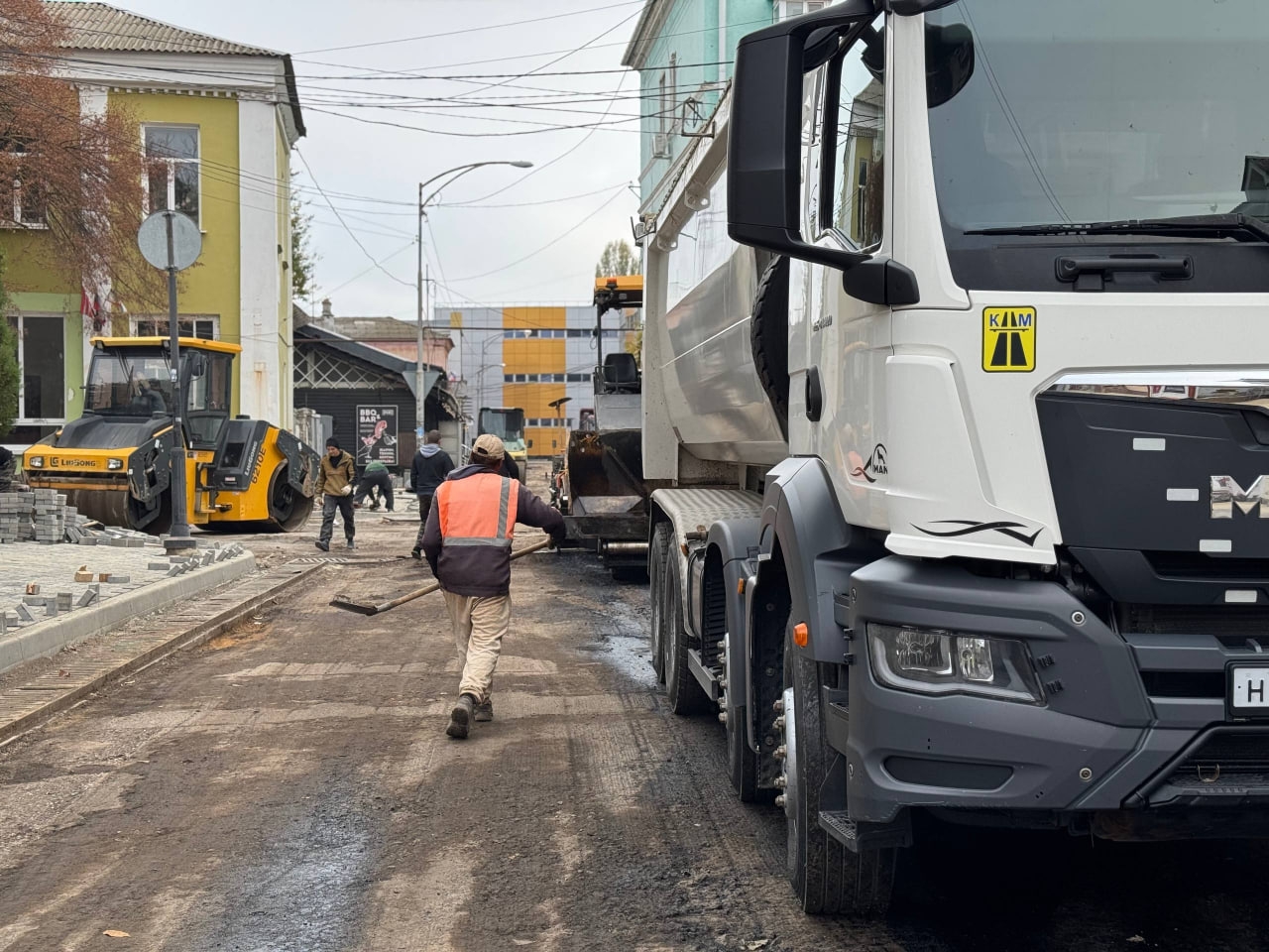 Подрядная организация «Крым-Магистраль» приступила к асфальтированию Кооперативного переулка Подрядная организация «Крым-Магистраль» приступила к асфальтированию Кооперативного переулка