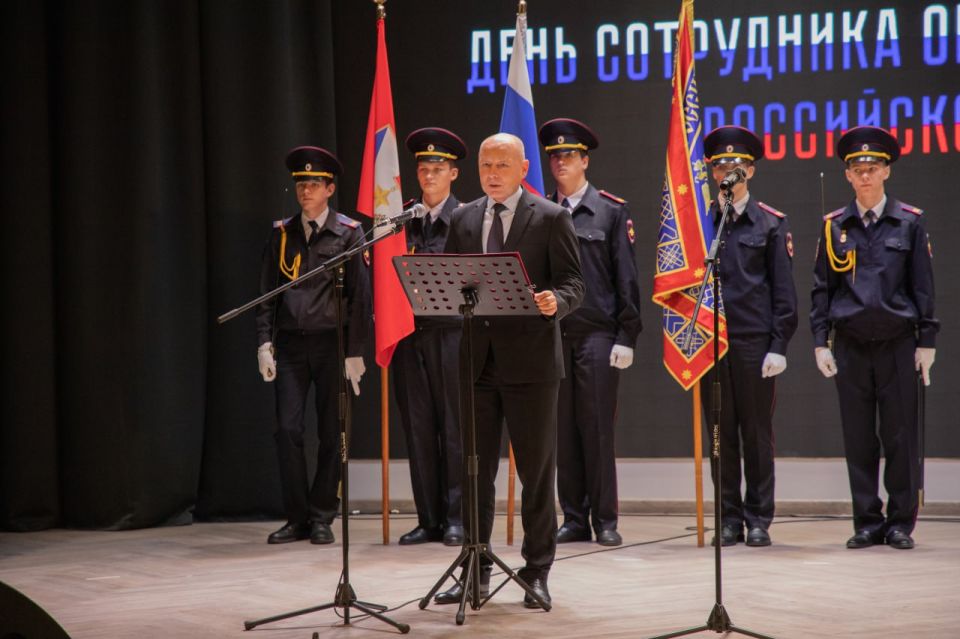 В Управлении МВД России по г. Севастополю состоялось торжественное мероприятие, посвящённое Дню сотрудника органов внутренних дел Российской Федерации В Управлении МВД России по г. Севастополю состоялось торжественное мероприятие, посвящённое Дню сотрудника органов внутренних дел Российской Федерации